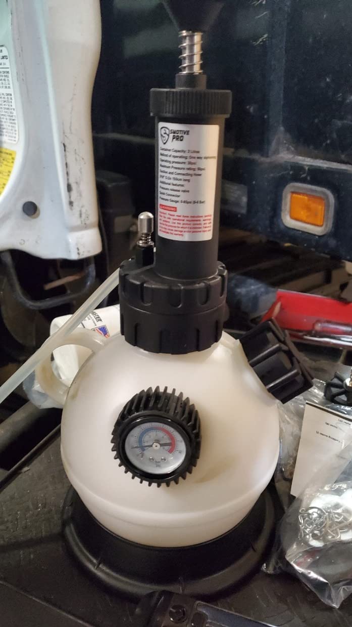 SMOTIVEPRO 2L Manual Brake Bleeder Kit with 4 Master Cylinder Adapters customer photo 1
