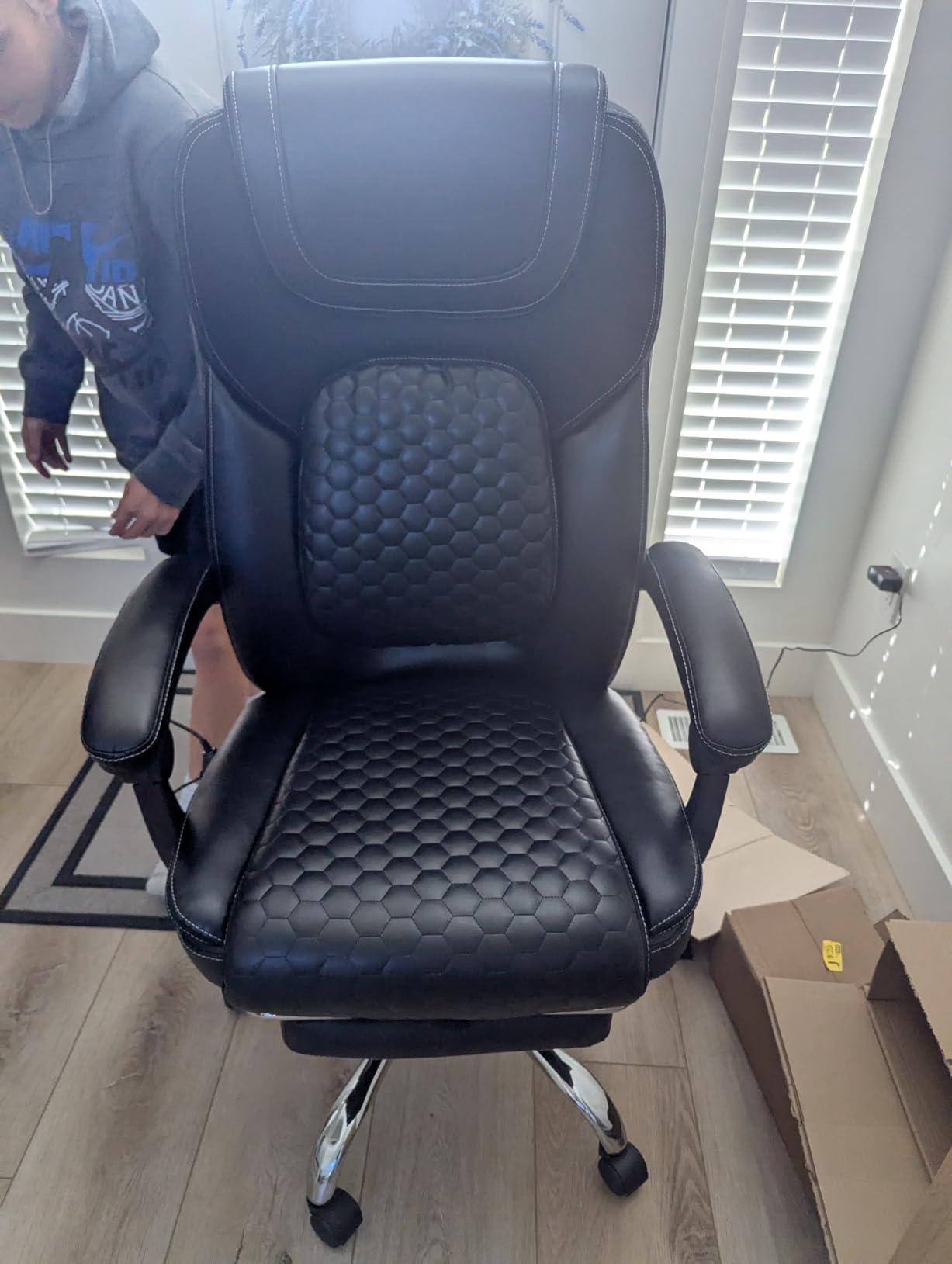 MALOL Massage Office Chair with Heat and Footrest, 300 lbs Easy Assembly Leather Desk Chair -3-Level 65°C Targeted Heating, Big and Tall Executive Computer Chair with Side Pocket, Black customer photo 1