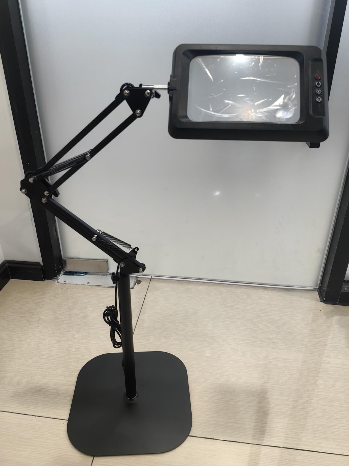 MoKo 10X Floor Magnifying Glass with Light and Stand, 7-Inch Lens | Floor magnifying lamp has two height options, a swing arm, 60 LEDs, 5 color modes and 4 brightness levels customer photo 2