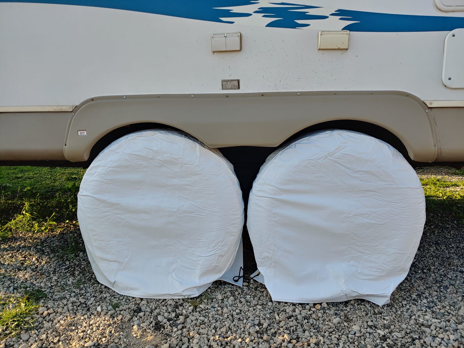 ADCO 3953 Ultra Tyre Gard Wheel Cover,White,27