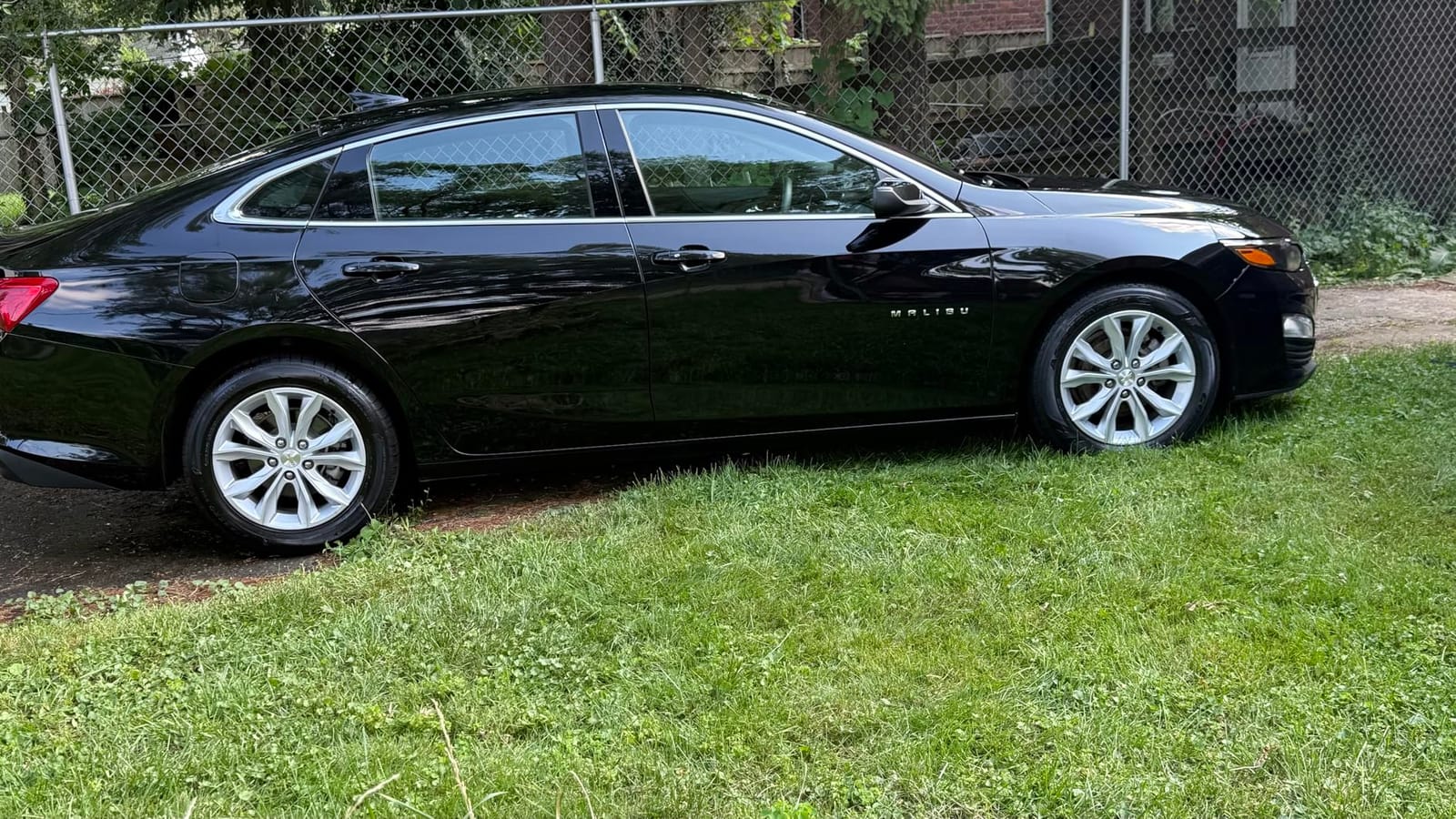 Griot's Garage Starter Car Care Kit, Vehicle Detailing Set, Includes Car Wash, Wax, Vehicle Detailer, Wheel Cleaner, Clay Bar, Vinyl and Rubber Dressing, 11131 customer photo 2