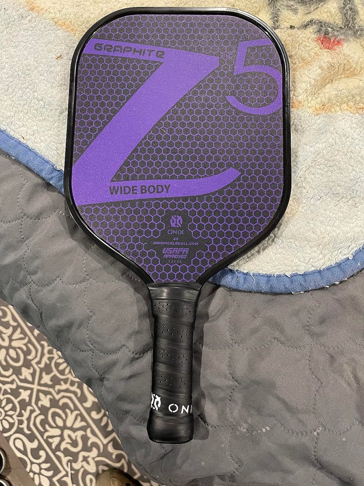 Onix Graphite MOD Z5 Carbon Fiber Pickleball Paddle with Wide-Body Shape. Honeycomb Core, Graphite Face & Cushion Comfort Pickleball Paddle Grip customer photo 1