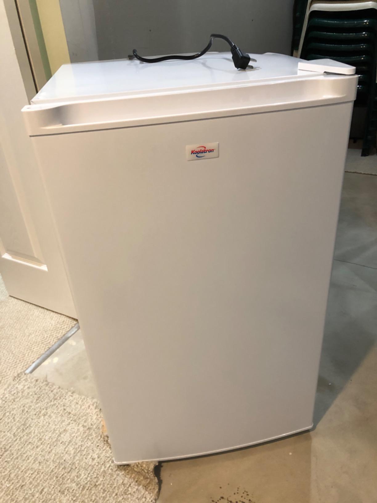 Koolatron Compact Upright Freezer, 3.1 cu ft (88L), White, Manual Defrost Design, Space-Saving Flat Back, Reversible Door, 3 Pull-Out Basket Shelves, for Apartment, Condo, Cottage customer photo 1
