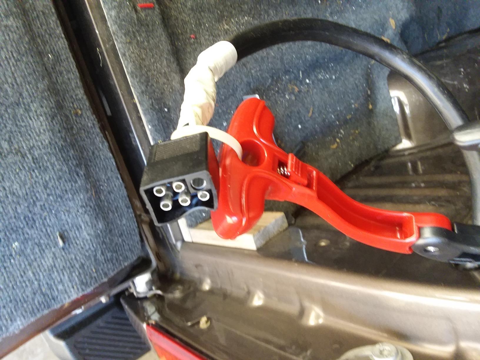 Bravex Trailer Winch 6000LBS, Reversible Portable 12-Volt DC Electric customer photo 2