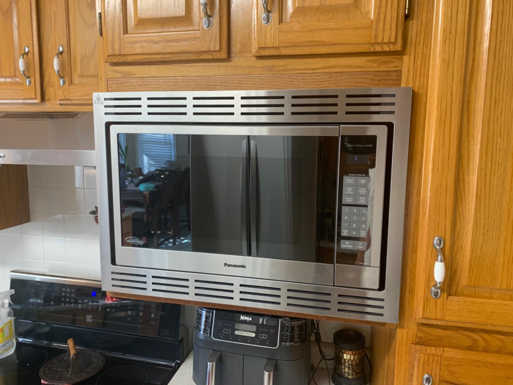 Panasonic Microwave Oven, Stainless Steel Countertop/Built-In Cyclonic Wave with Inverter Technology and Genius Sensor, 2.2 Cu. Ft, 1250W, NN-SN97JS (Silver) customer photo 1