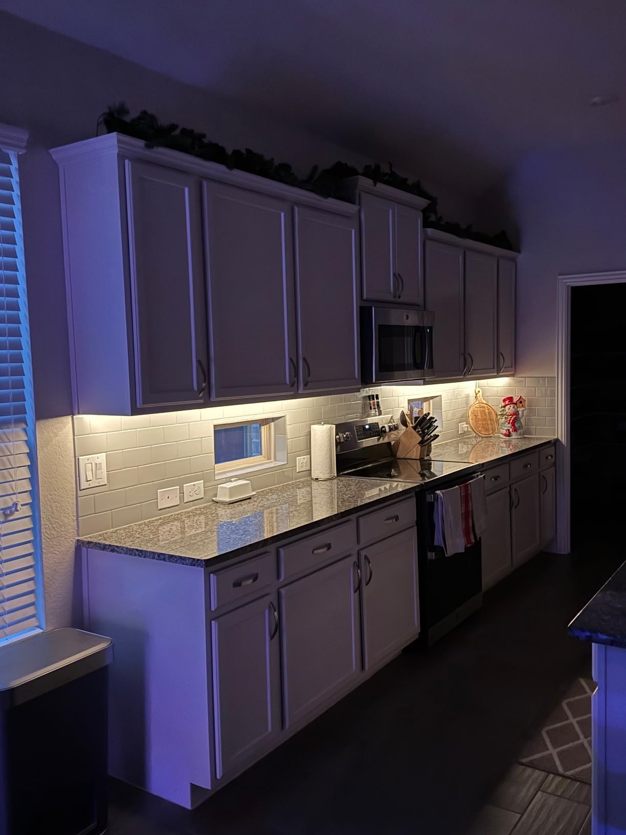 WOBANE Under Cabinet LED Lighting Kit,Dimmable Strip Lights with RF Remote customer photo 2