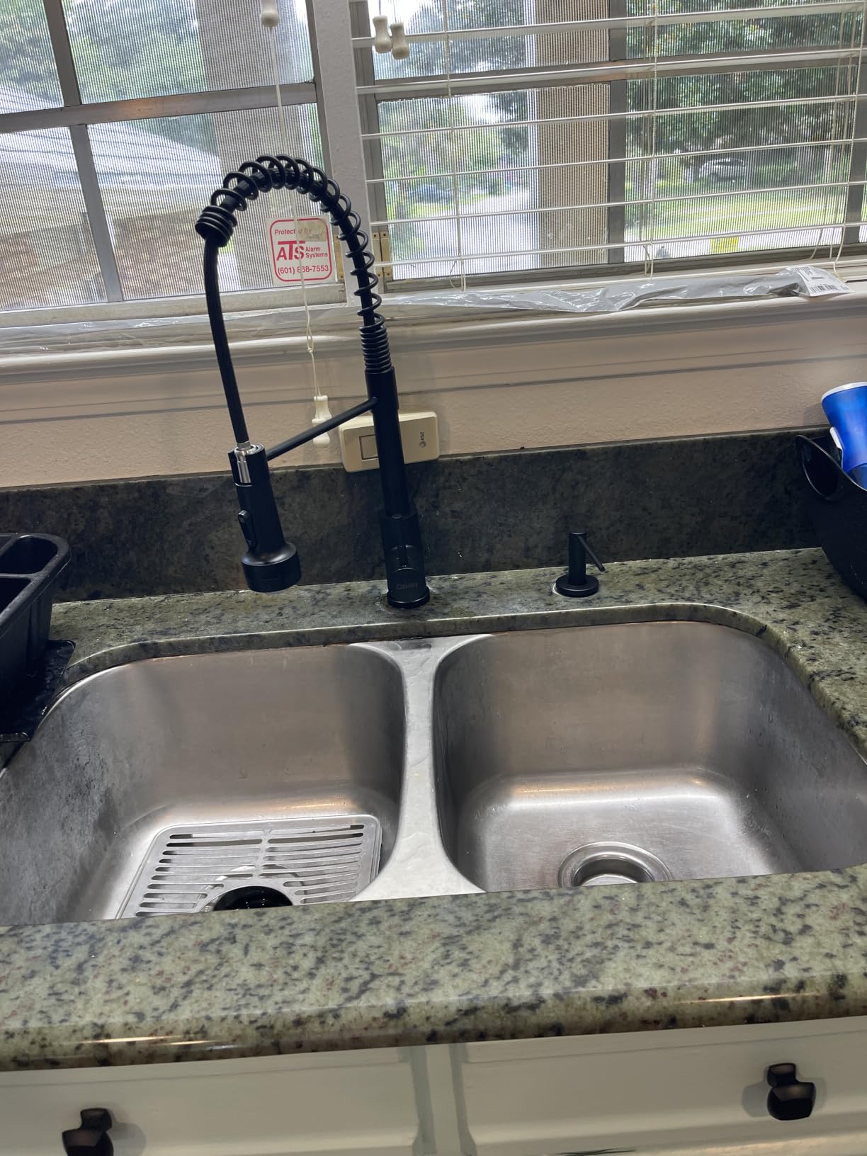GIMILI Black Kitchen Faucet with Pull Down Sprayer customer photo 1