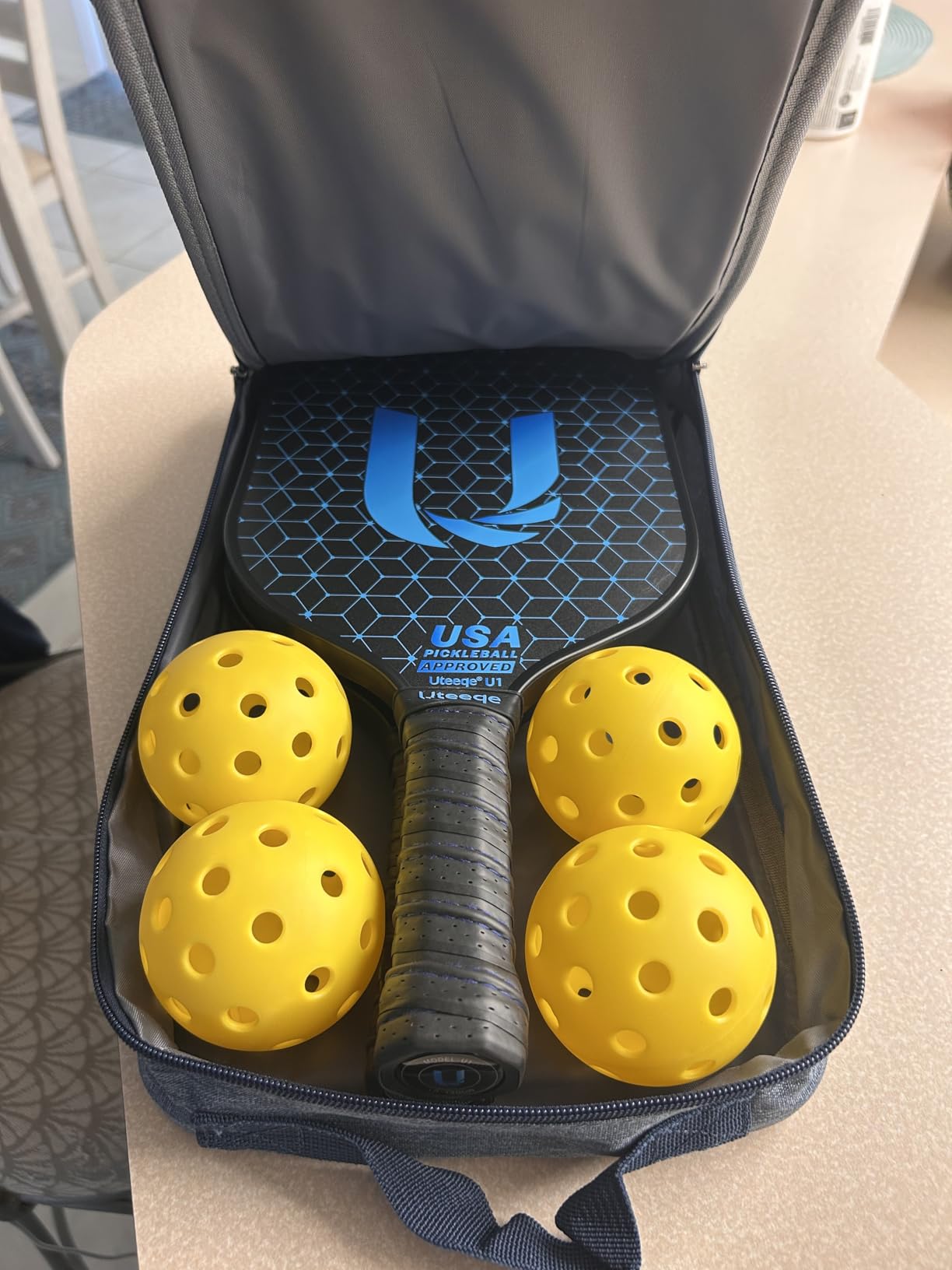 2026 Upgraded Uteeqe Pickleball Paddles Set of 2, Graphite, 14mm Thermoformed One-Mold, Semi-Textured for Extra Grit & Spin, Lightweight, USAPA Approved, Non-Slip, 4.25Inch Grip with Carry Bag & Balls customer photo 2