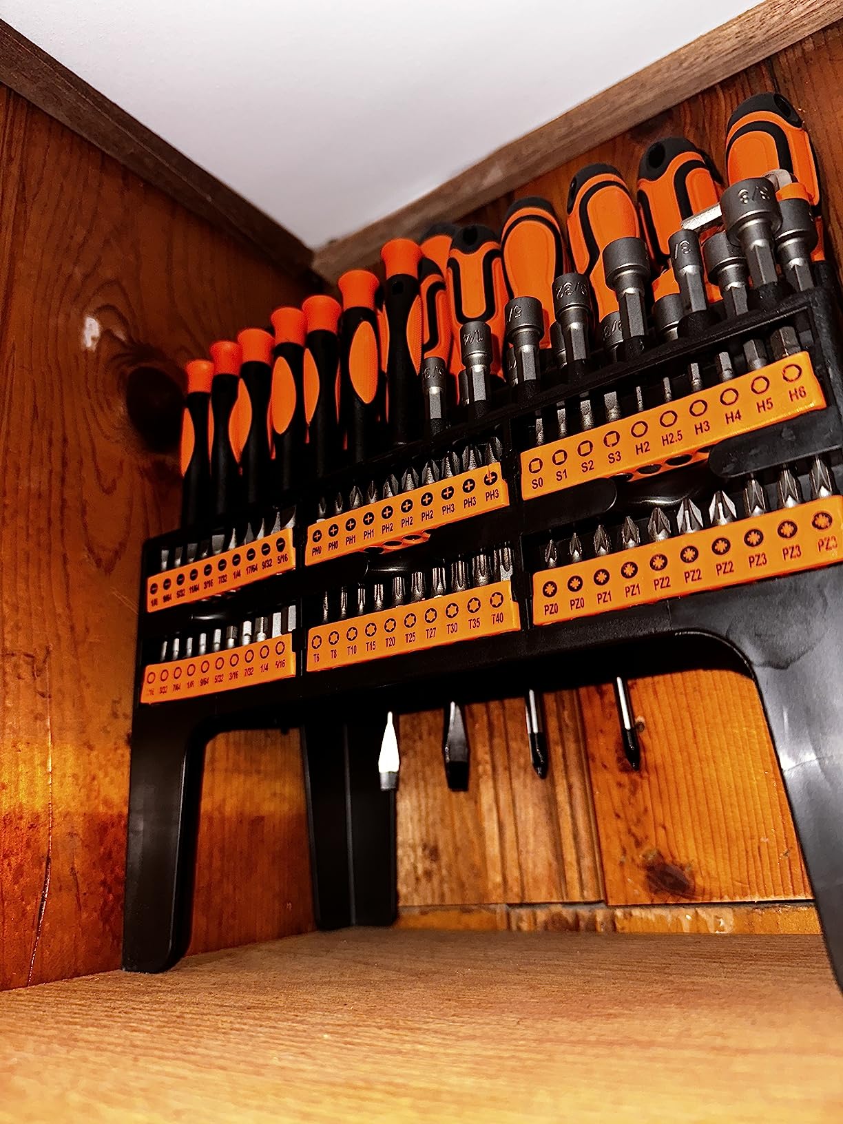 124-Piece Magnetic Screwdriver Set with Plastic Racking, Precision Screwdrivers, Magnetizer, Demagnetizer, Allen Keys, Nut Drivers, Ratchet Handles, Sockets & More - DIY Tools for Men, Tools Gift customer photo 1