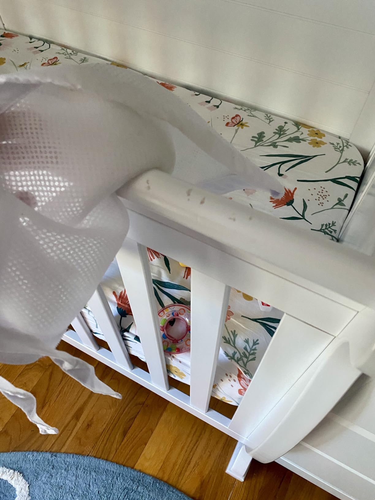 BreathableBaby Breathable Mesh RailGuard Teething Cover — White — 51” Long Panel (1) — Fits Most Full-Size and Does Not Fit Mini Cribs — Use with Coordinating Short Panels for Extra Coverage customer photo 1