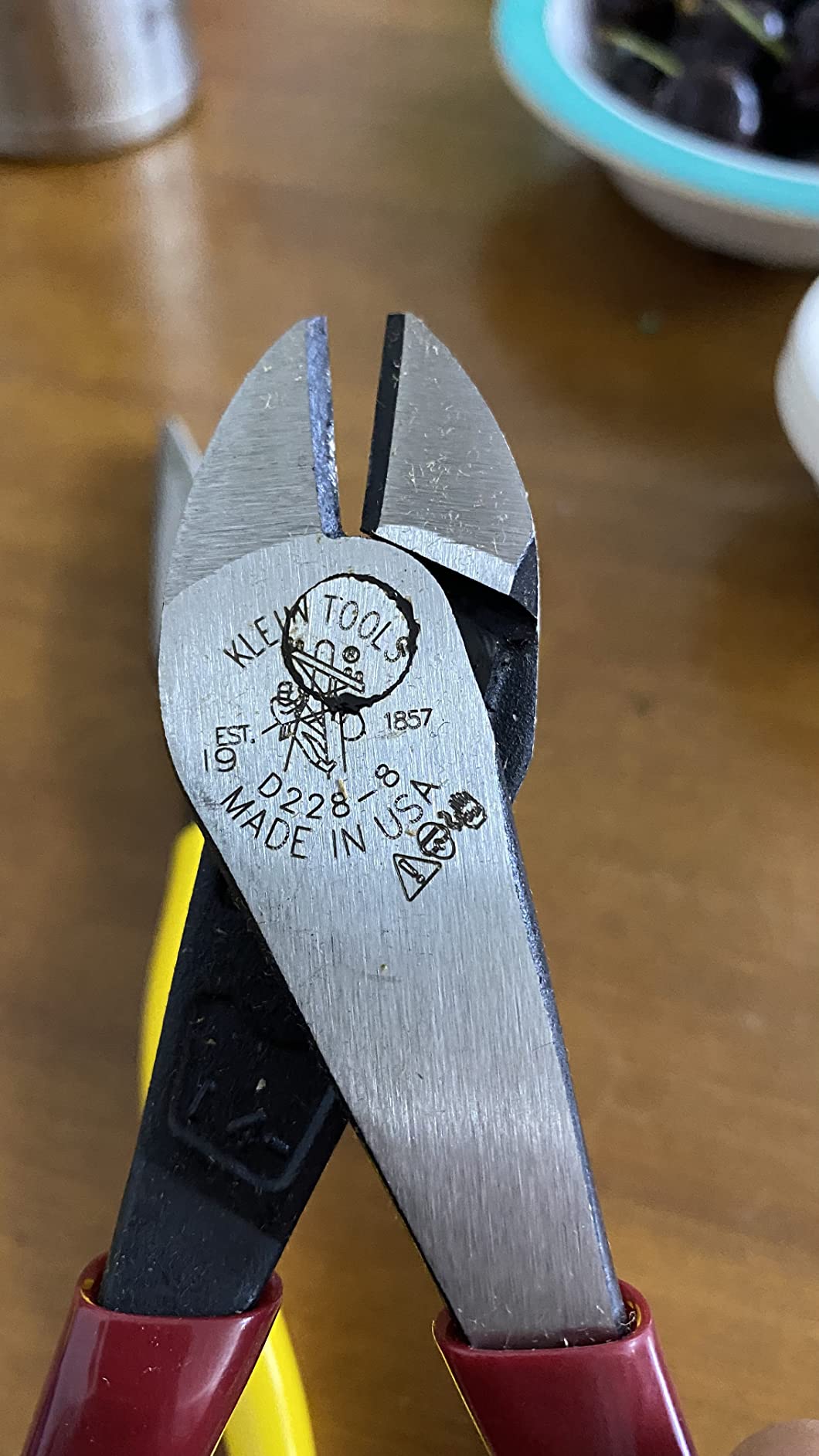Klein Tools 80020 Plier Set, Made in USA, Lineman's Pliers, Diagonal Cutters, and Needle Nose, Induction Hardened Knives, 3-Piece customer photo 2