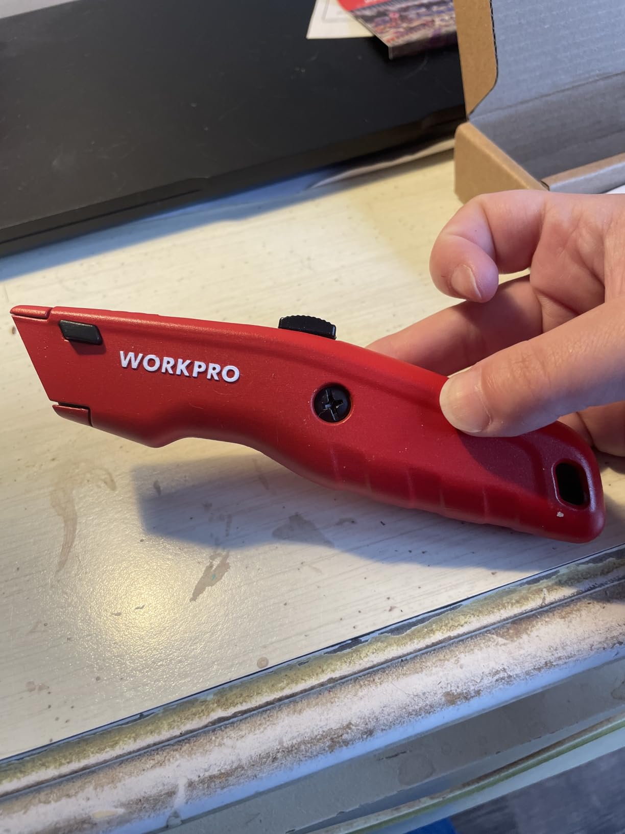 WORKPRO Premium Utility Knife, Retractable All Metal Heavy Duty Box Cutter, Quick Change Blade Razor Knife, with 10 Extra Blades customer photo 1