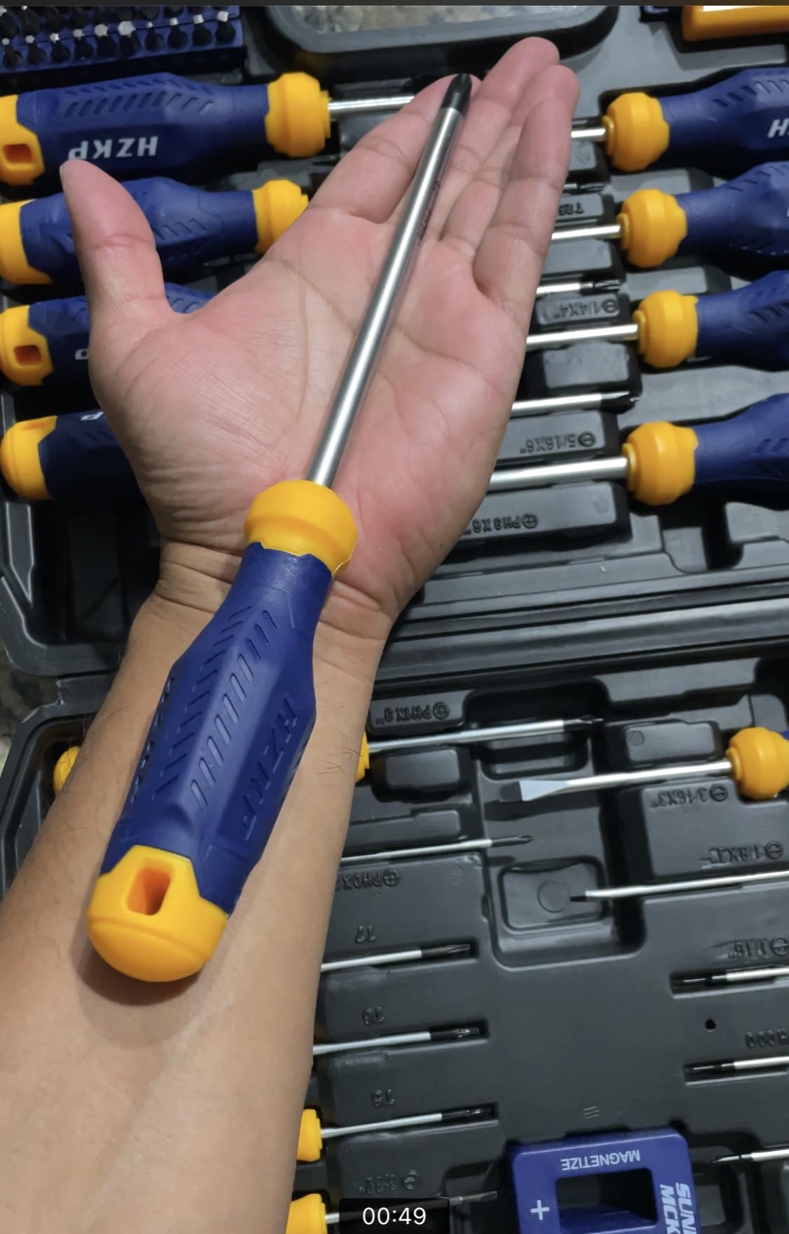 SUNHZMCKP Magnetic Screwdriver Set 66-Piece, S2- Alloy Tool Steel, Includes Slotted/Phillips/Torx Mini Precision Screwdrivers, Replaceable Screwdriver Bits With Sturdy tool box customer photo 1