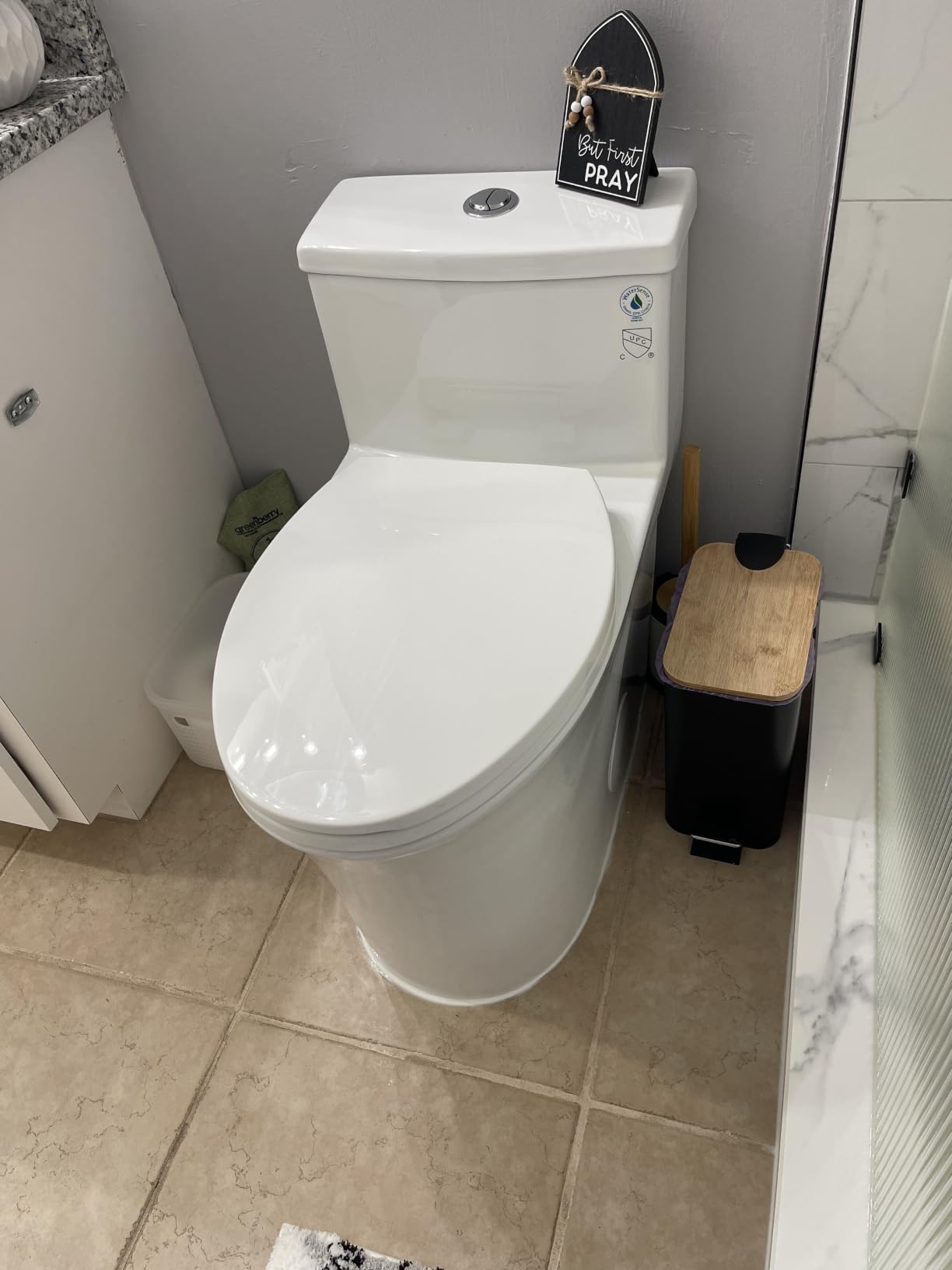 HOROW T0338W One Piece Toilet with ADA Chair Height 17.3