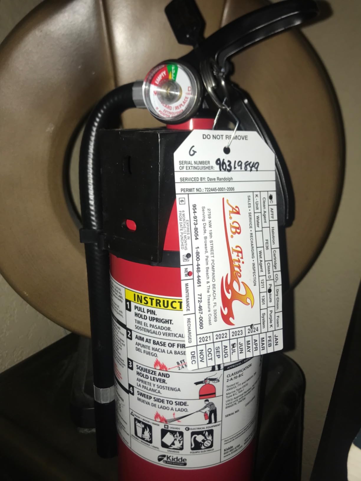 Kidde Living Area Fire Extinguisher for Home, 2-A:10-B:C, KD143-210ABC customer photo 1