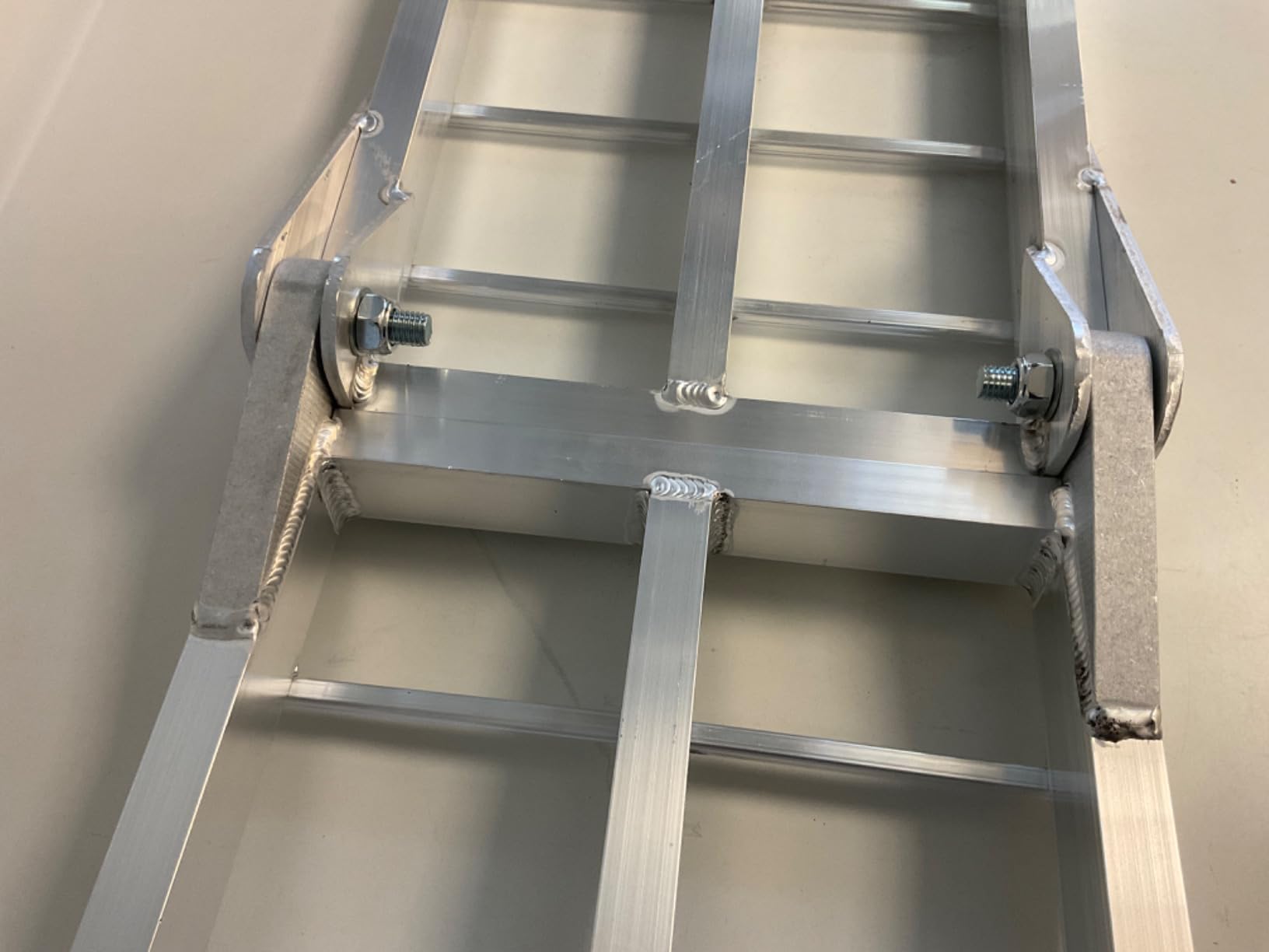 7.5FT Aluminum Loading Ramp, 850 lbs Capacity, Folding Ramp for Pickup Truck & Trailer with Load Straps, for Loading Motorcycles, ATVs, Lawn Mowers, and Small Vehicles, 90