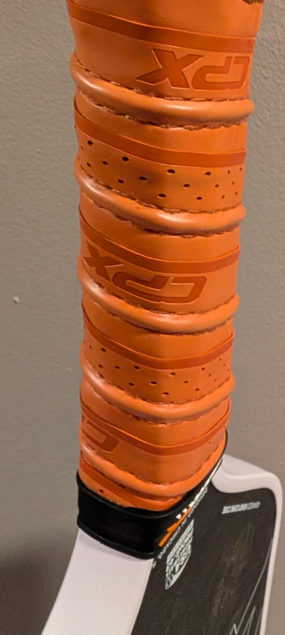 CPX Pro Carbon Fiber Pickleball Paddle - Professional Grade, Matte Finish, Honeycomb Core, Tennis Style Grip - Edgeless Paddle Designed in Chicago, USA customer photo 2