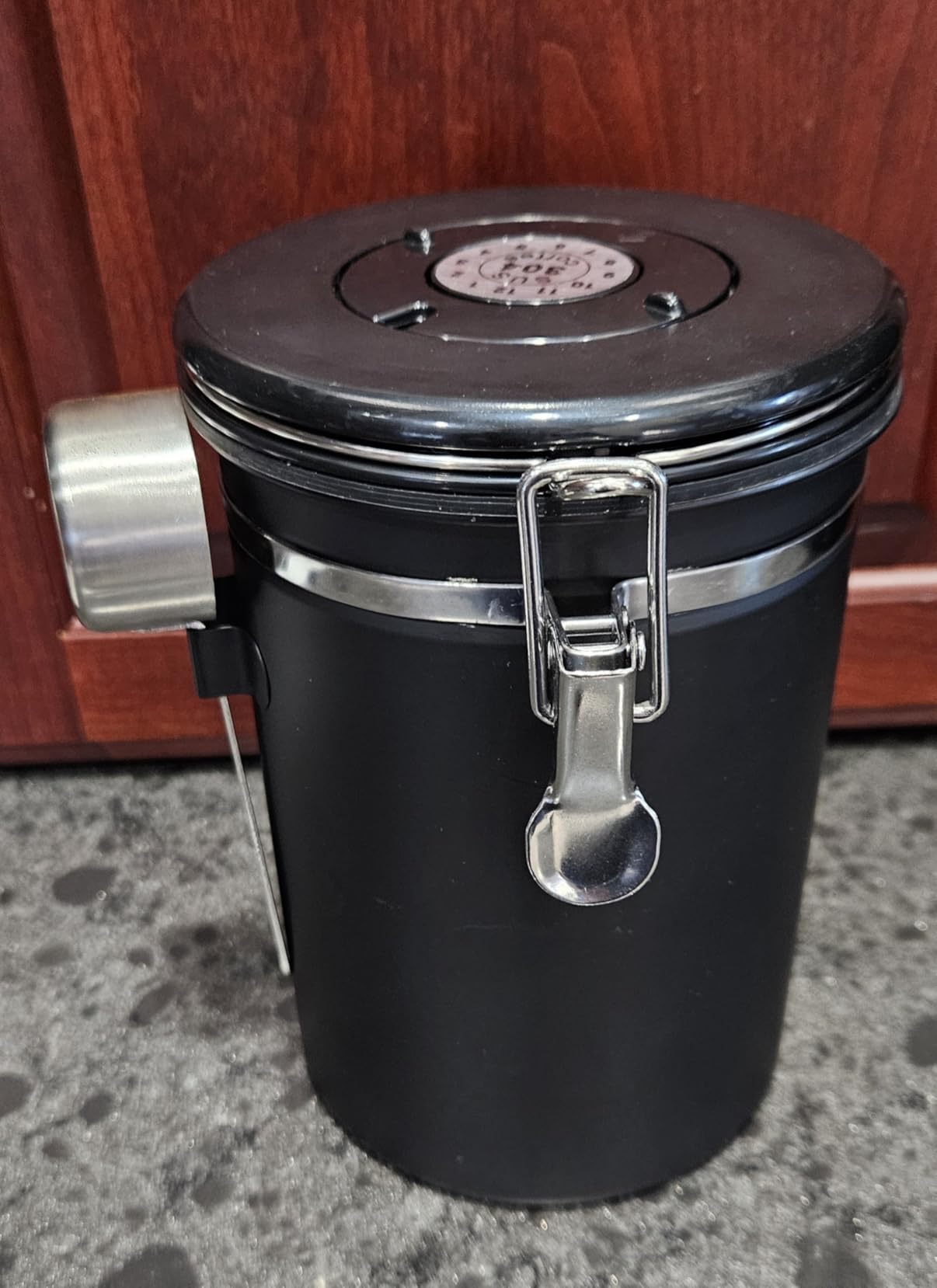 Ohtomber 22oz Stainless Steel Airtight Coffee Canister with Date Tracker customer photo 1