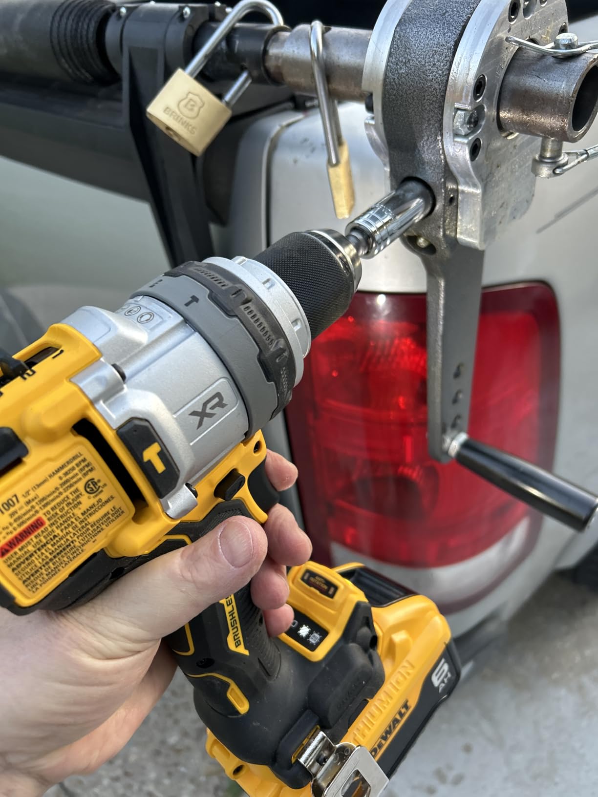 DEWALT 20V MAX XR 1/2 Inch Brushless Cordless Hammer Drill, Battery Not Included (DCD1007B) customer photo 2