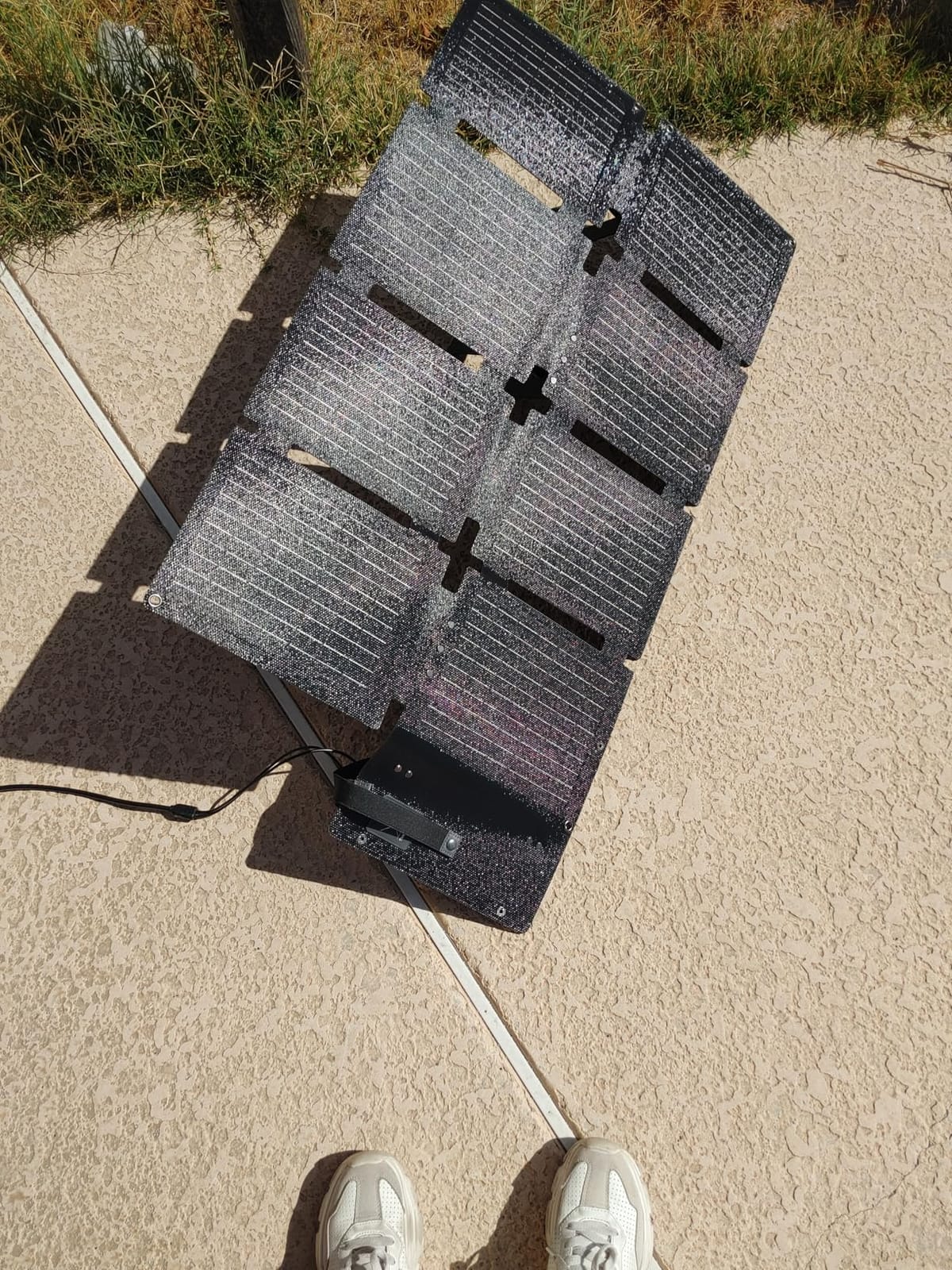 Anker SOLIX C300 Portable Power Station with 60W Solar Panel, 288Wh, 300W customer photo 2