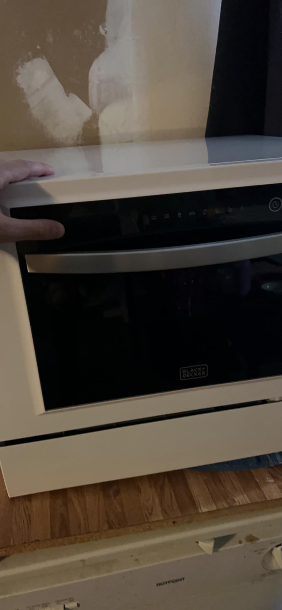 BLACK+DECKER Countertop Dishwasher, Energy Star Certified, BCD6SD, White customer photo 1