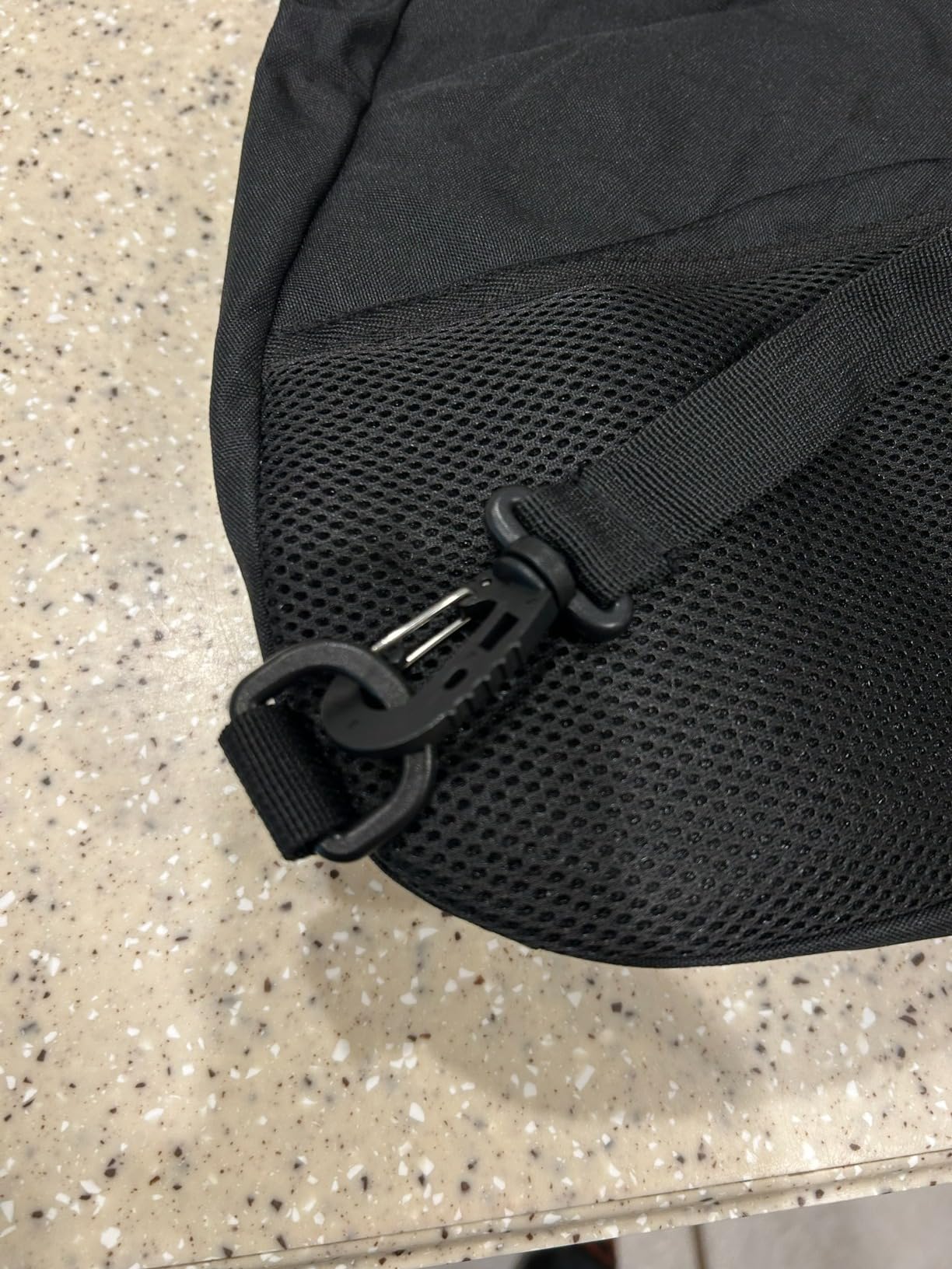Goloni Pickleball Sling Bag for Men Women, Lightweight Pickleball Backpack with Fence Hook customer photo 1