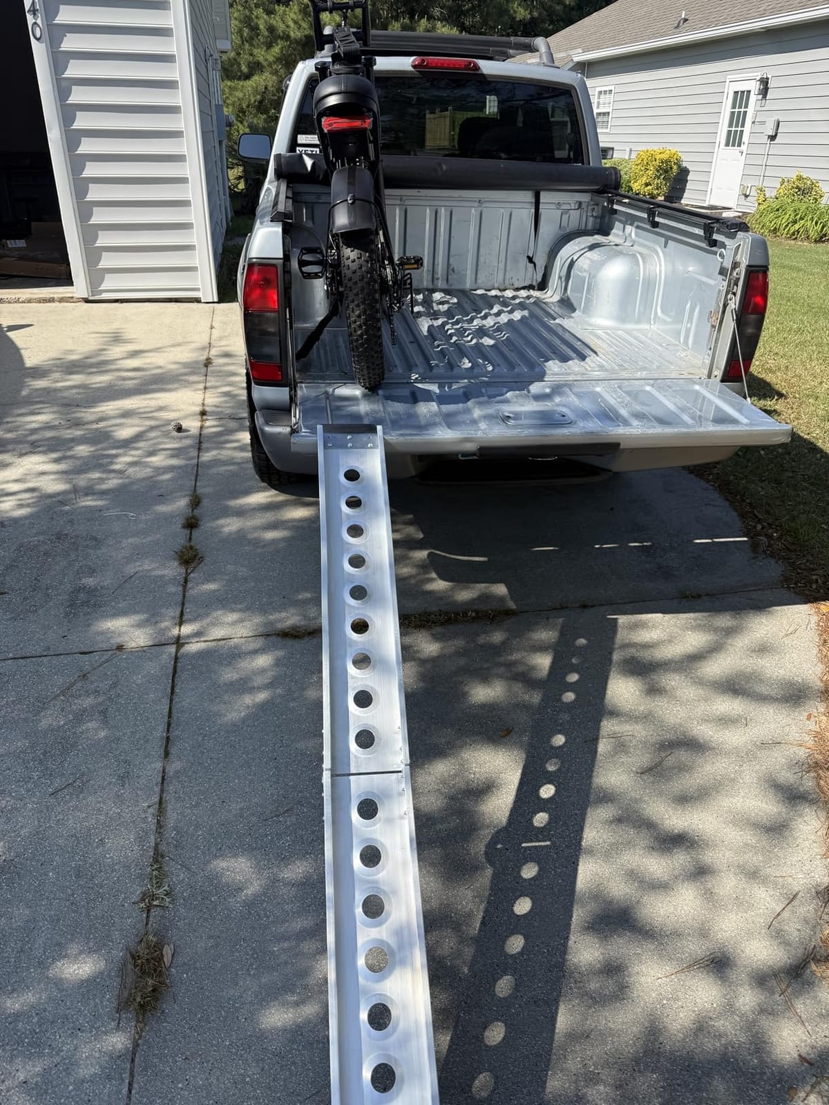 6FT Folding Motorcycle Loading Ramp, 440 lb Aluminum Ramp for Bikes customer photo 2