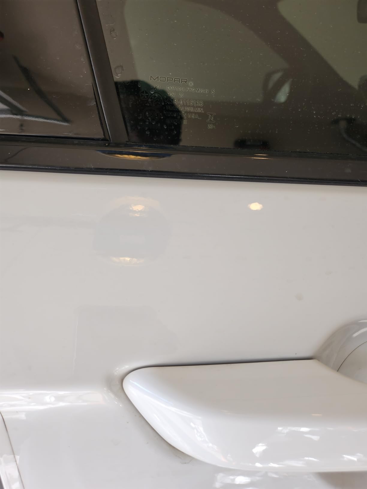 Touch Up Paint for Cars, White Car Paint Touch Up, Car Paint Scratch Repair, Auto Paint Repair Pen, Professional Seamless Coverage, Color Accurate, Long lasting Adhension, Fast Drying customer photo 1