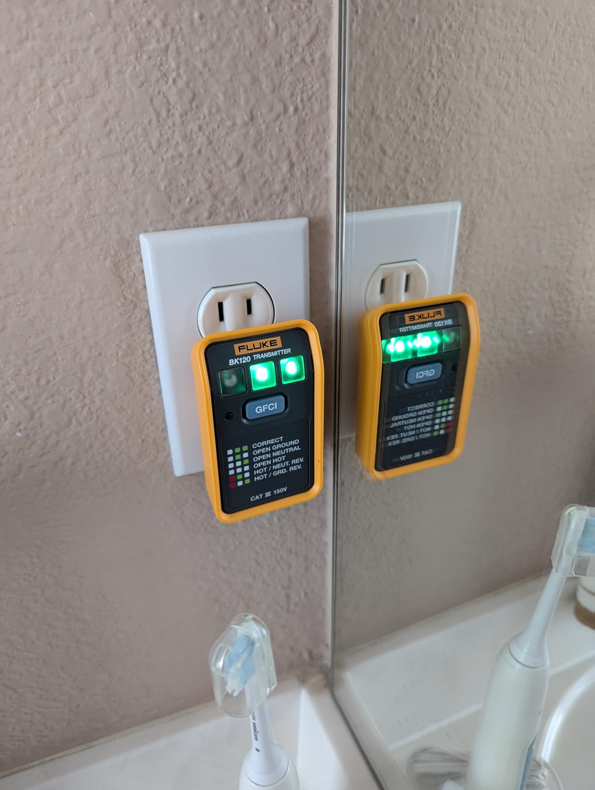 Fluke BK120 SmartTrace Breaker Finder and Socket Tester customer photo 2