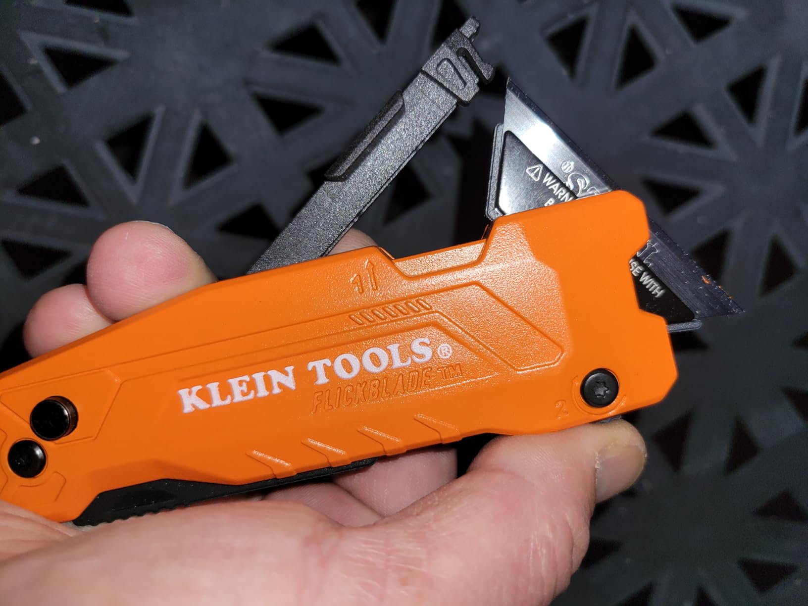 Klein Tools 44306 FLICKBLADE 2-in-1 Folding Utility Knife and Scraper with Built-In Blade Storage, Dual Locking Positions, Includes 3 Triple-Ground Carbon Steel Blades customer photo 2
