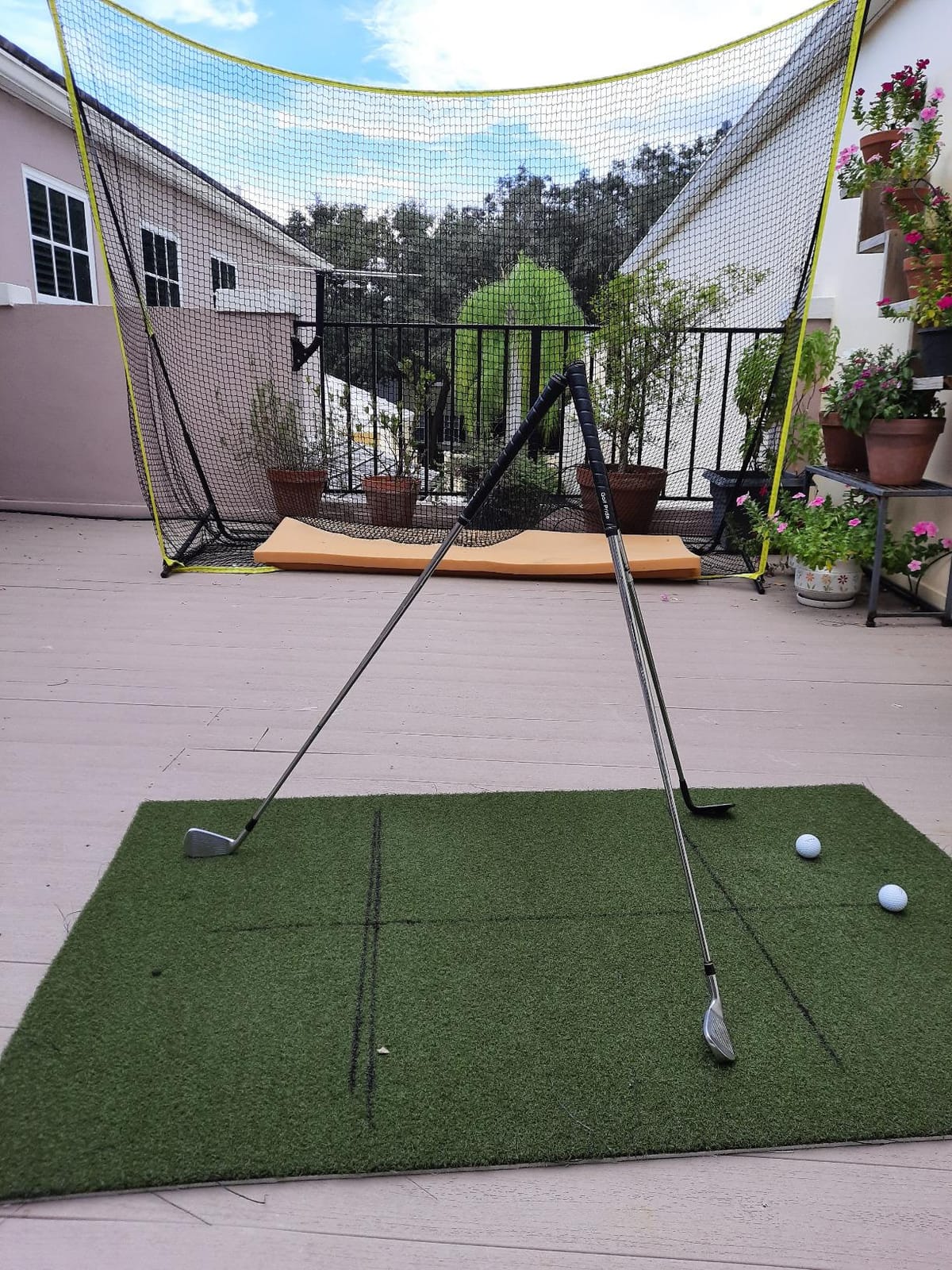 PodiuMax Golf Net, 10x7ft Golf Practice Net with Noise Reduce Silk Target Driving Real Balls, Hitting Nets for Backyard Garage, Improve Chipping Putting Pitching,Gift for Men & Golfers customer photo 1
