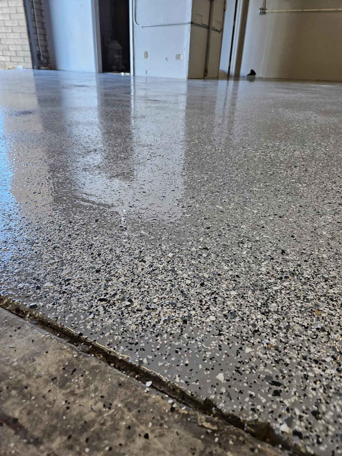 Epoxy Floor Kit – Good Full Kit – Smoke Blue Base with Gray Blend Flake – Covers 500 sq. ft. at 9.7 mils Thickness – Ideal for Garage, Basement, Concrete Floors, and More customer photo 1