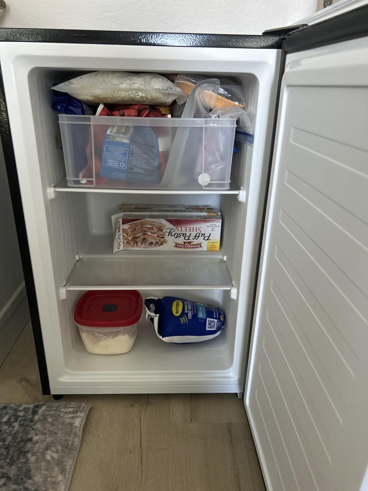 Upstreman 3.0 Cu.ft Mini Upright Freezer for Home, Dorm (Silver) customer photo 1