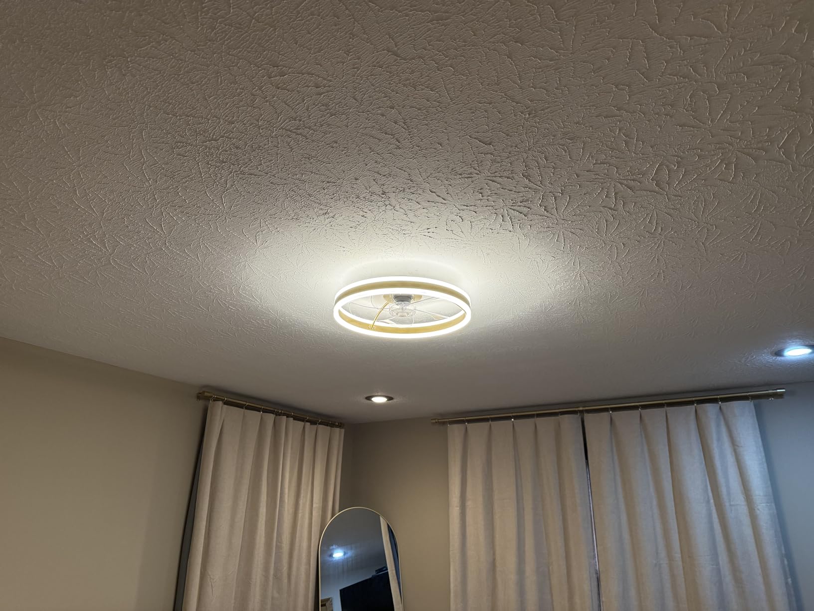 VOLISUN Low Profile Ceiling Fans with Lights and Remote, 27.6in Flush Mount Ceiling Fans with Light, 3000K-6500K Dimmable Fandelier LED Fan Light, White Bladeless Ceiling Fans with Lights for Bedroom customer photo 2